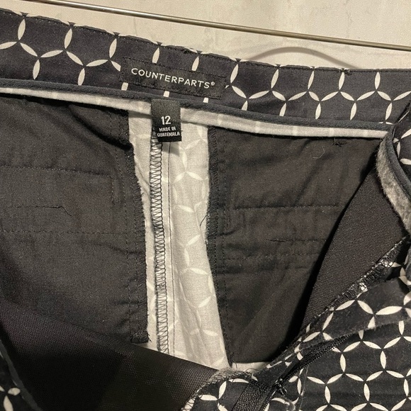Counterparts Size 12 Cropped Pants. Cotten Polyester mix. Preowned, sold as is. - Picture 10 of 11